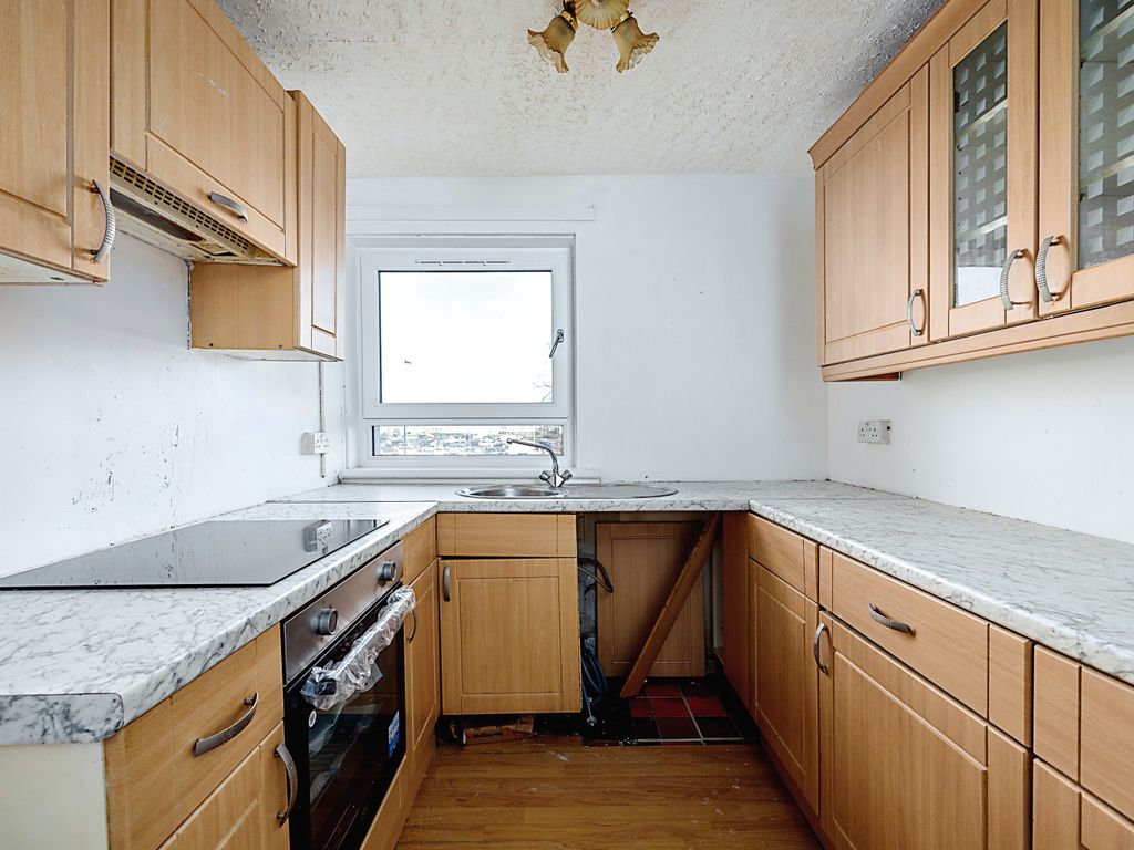1 bed flat for sale in Shore Street, Port Glasgow PA14, £50,000