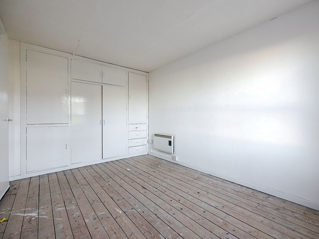 1 bed flat for sale in Shore Street, Port Glasgow PA14, £50,000