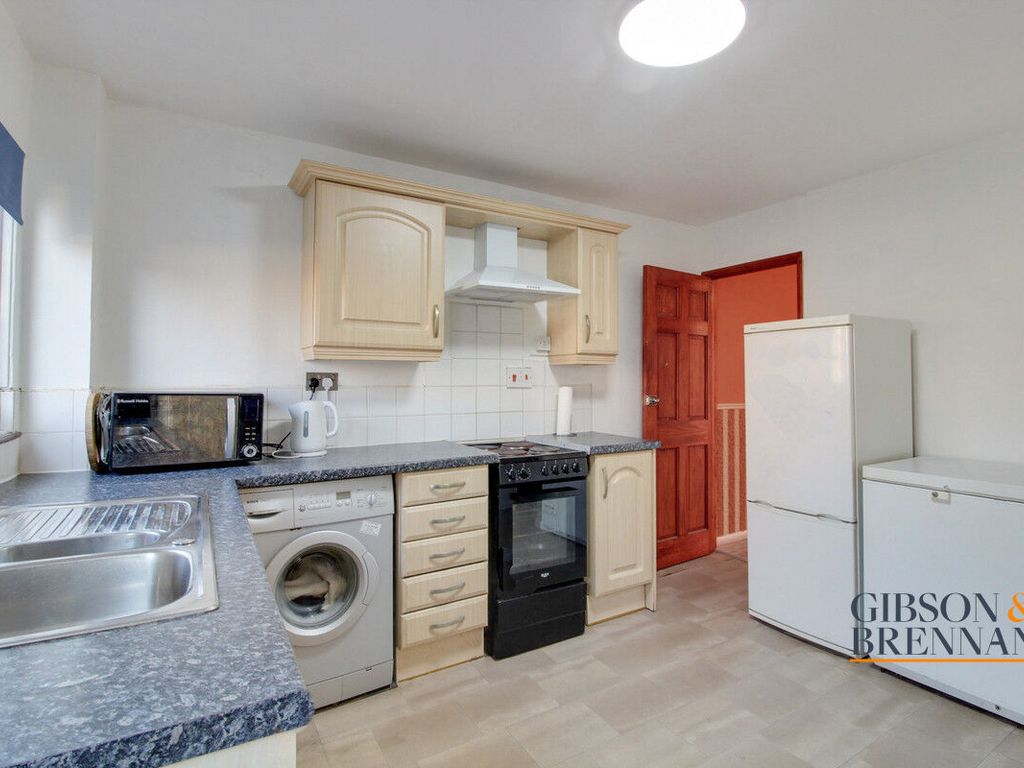 2 bed terraced house for sale in Daltons Fen, Basildon SS13, £240,000