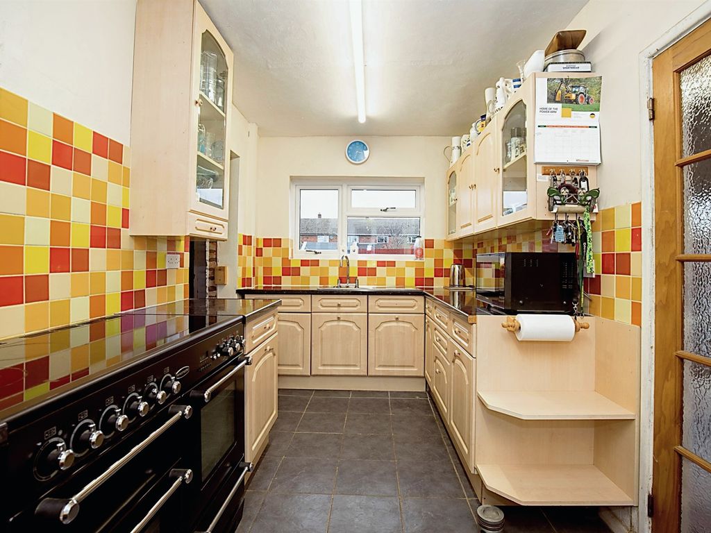 3 bed semi-detached house for sale in Kenilworth Road, Lighthorne Heath, Leamington Spa CV33, £260,000