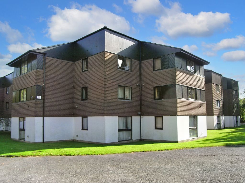 Studio for sale in Camelot Court, Crawley RH11, £132,500