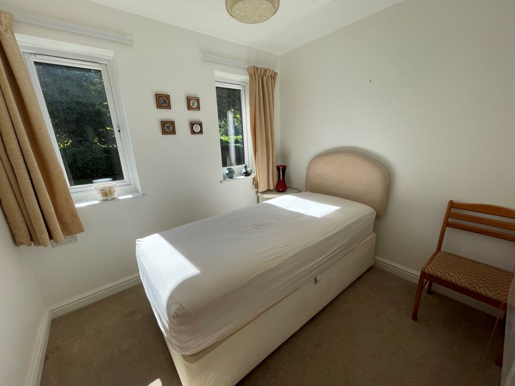 2 bed maisonette for sale in Fegans Court, Stony Stratford, Milton Keynes MK11, £250,000