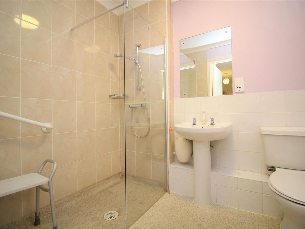 2 bed flat for sale in Cathedral Green Court, Crawthorne Road, Peterborough PE1, £80,000