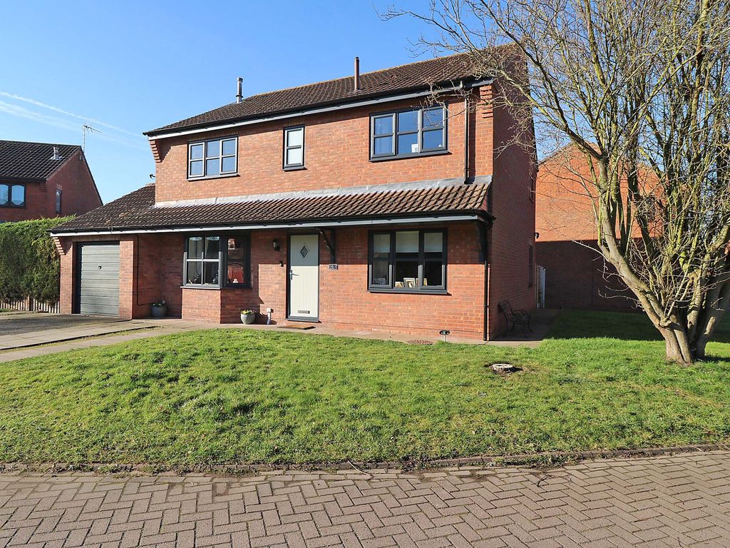 4 bed detached house for sale in The Lidgett, Epworth, Doncaster DN9, £319,950