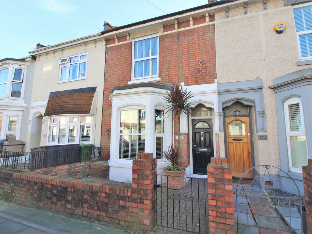 3 bed terraced house for sale in Queens Road, Portsmouth PO2, £249,995