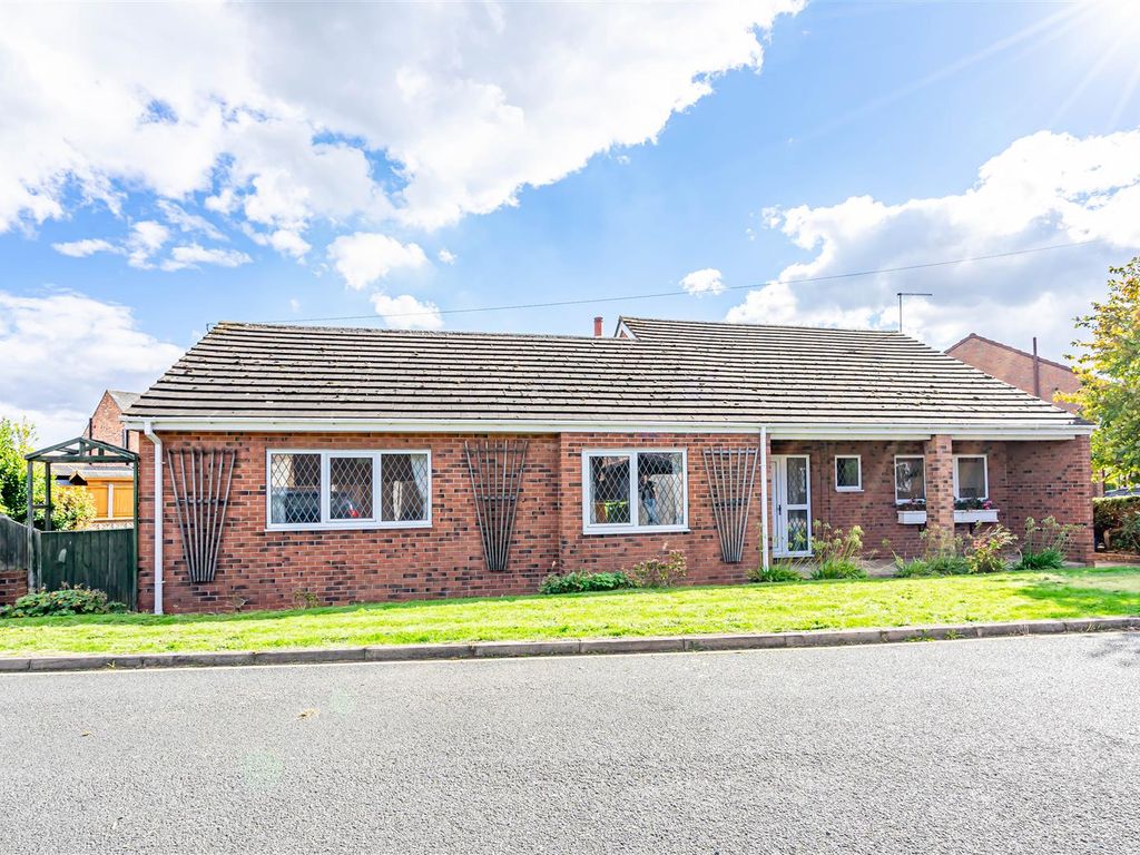 3 bed detached bungalow for sale in Poplar Gardens, Drax, Selby YO8, £299,950