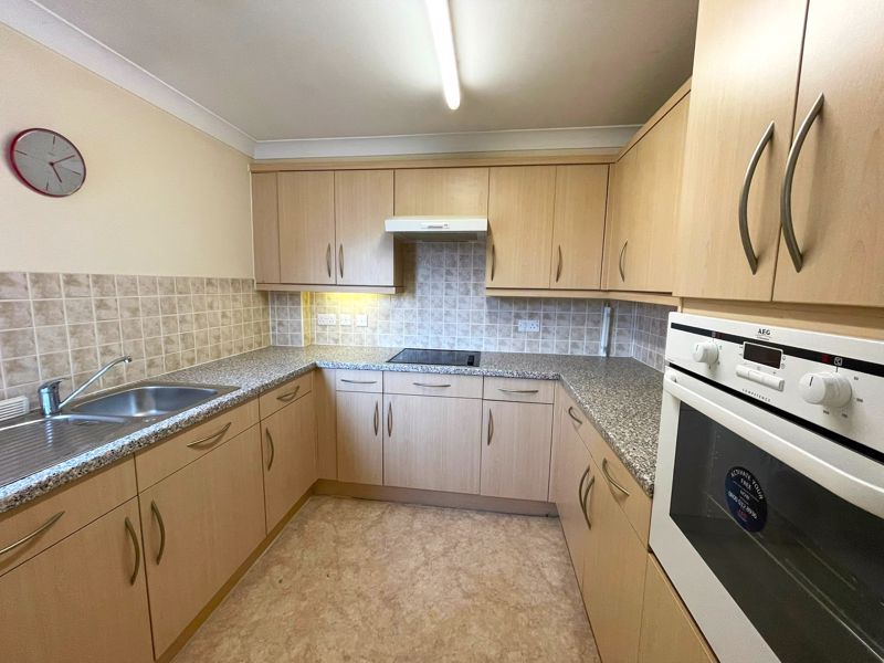 1 bed property for sale in Chester Road, Holmes Chapel, Crewe CW4, £100,000