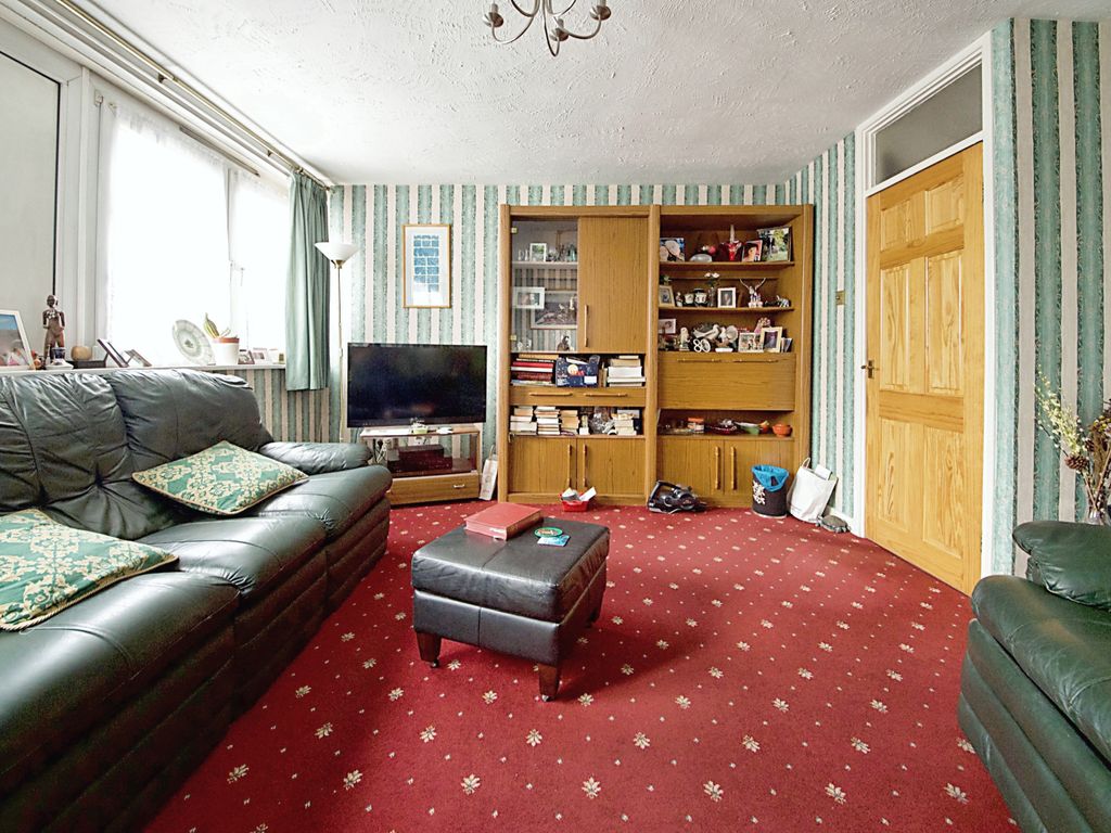 2 bed flat for sale in Corbridge House, Northumberland Park N17, £270,000