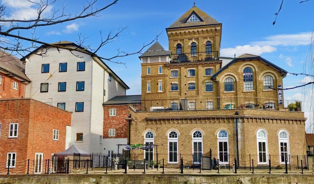 3 bed flat for sale in East Street, Colchester CO1, £330,000