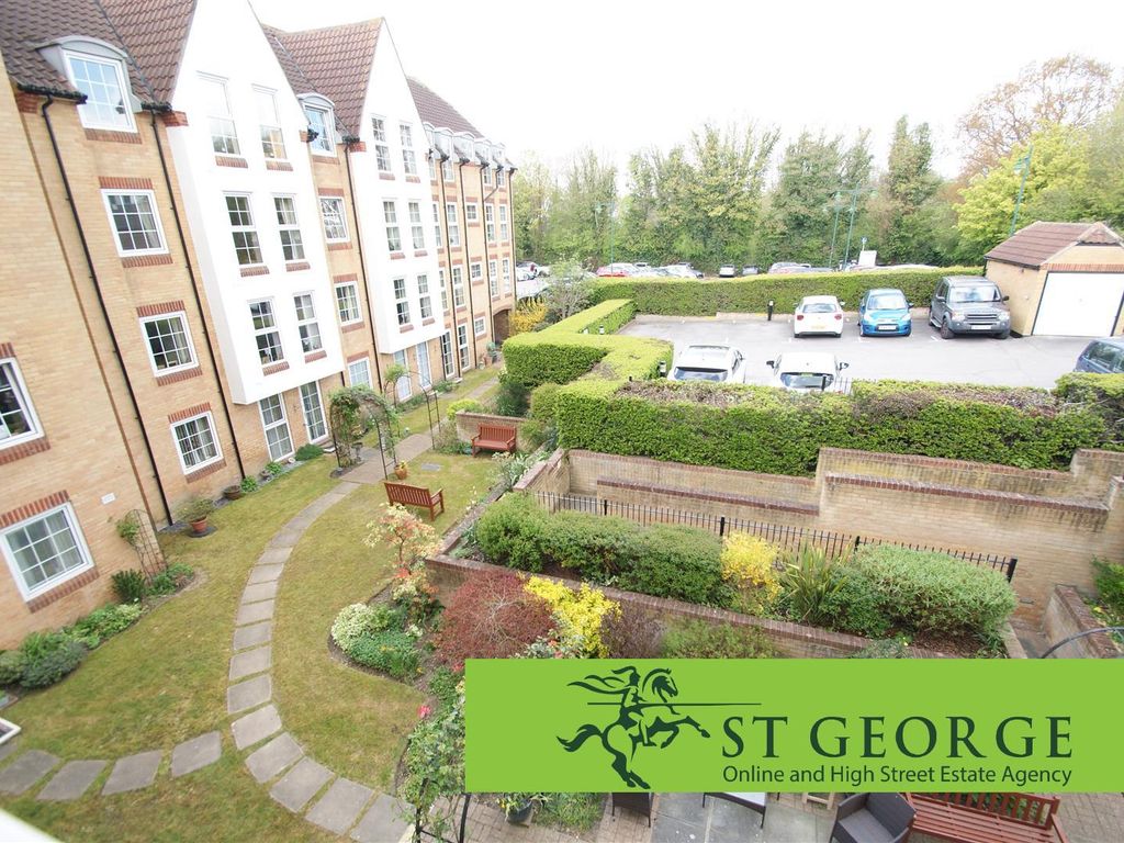 1 bed flat for sale in Bellingham Lane, Rayleigh SS6, £170,000