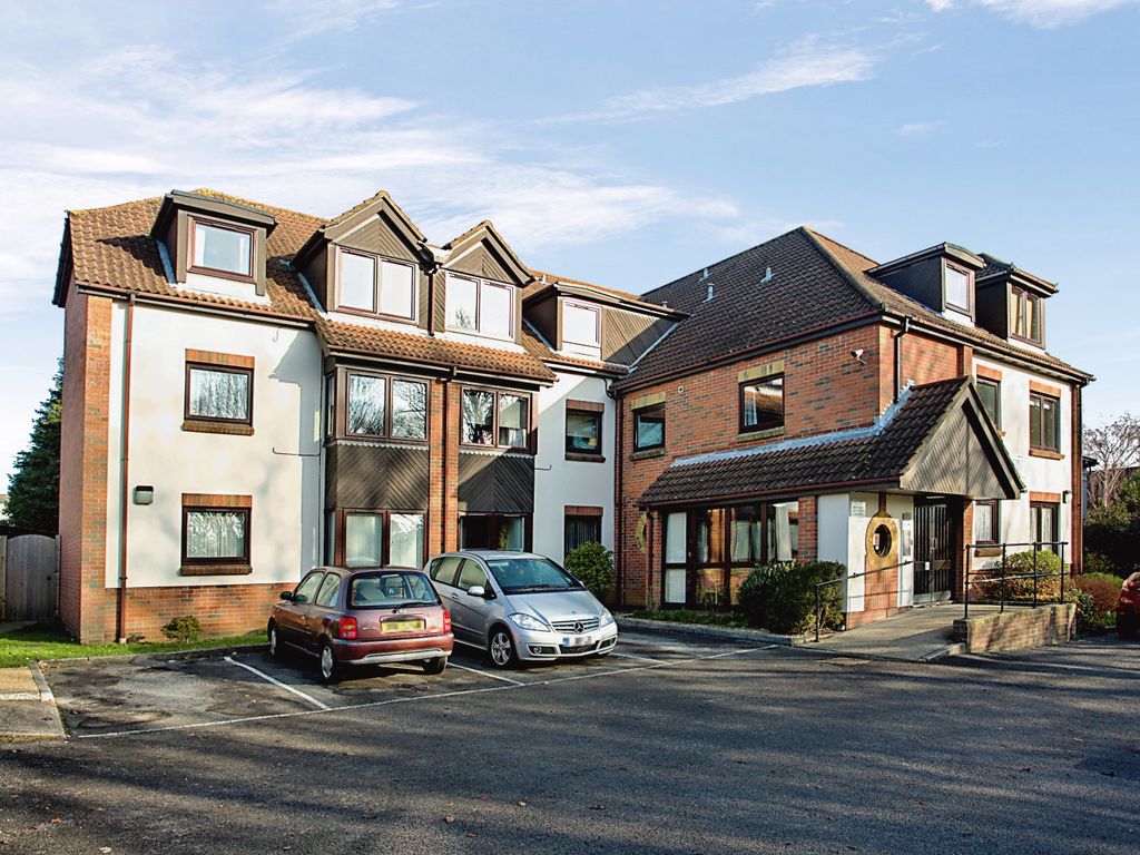 1 bed flat for sale in Bitterne Road East, Southampton, Hampshire SO18, £50,000