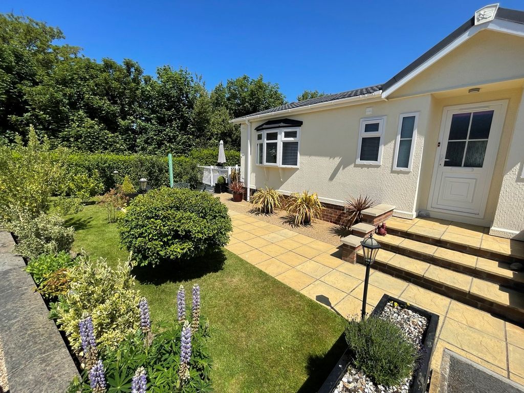 2 bed detached bungalow for sale in 16 Harbourside, New Quay SA45, £185,000