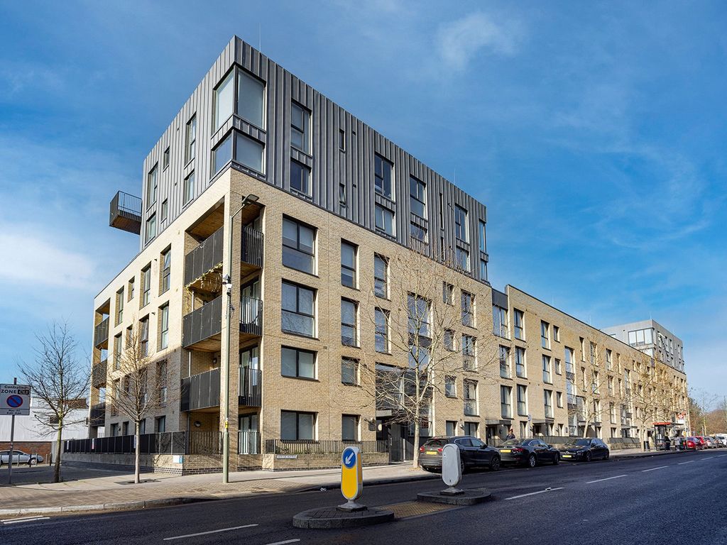 1 bed flat for sale in Bristol Avenue, Colindale NW9, £315,000