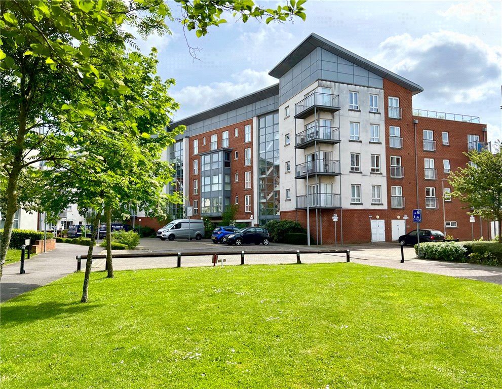 1 bed flat for sale in Avenel Way, Poole BH15, £189,950