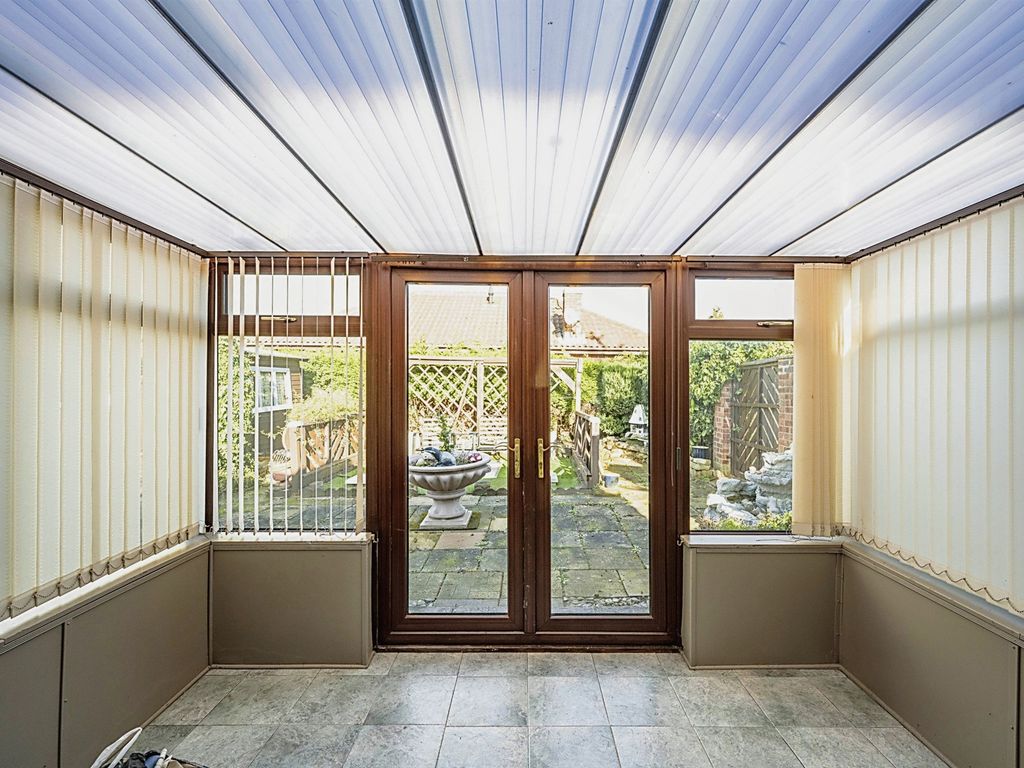 3 bed detached bungalow for sale in Richmond Drive, Askern, Doncaster DN6, £190,000