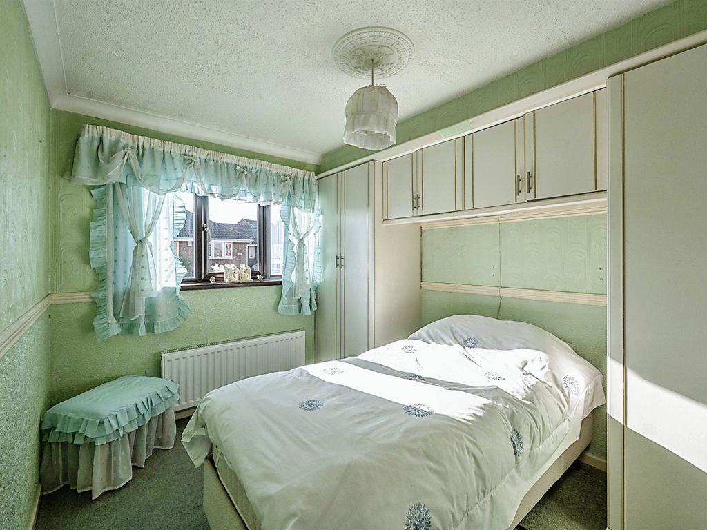 3 bed detached bungalow for sale in Richmond Drive, Askern, Doncaster DN6, £190,000