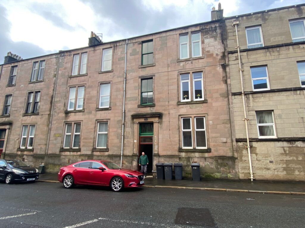 2 bed flat for sale in South Street, Greenock PA16, £45,000