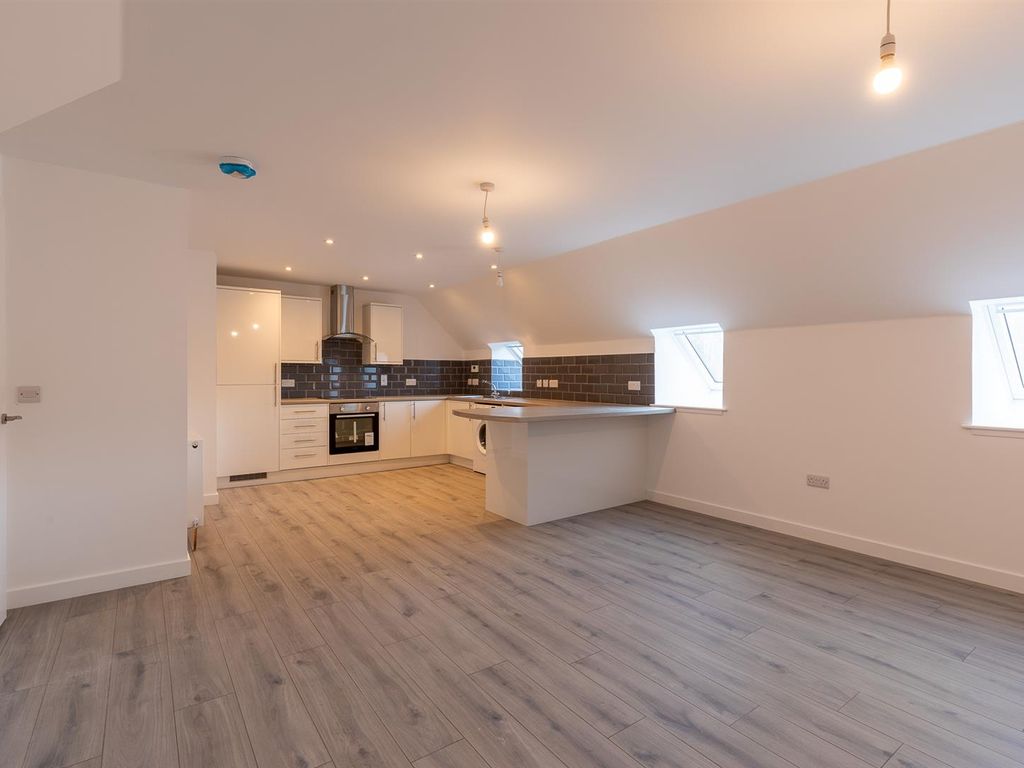 3 bed maisonette for sale in Church Lane, Bankfoot, Perth PH1, £163,500
