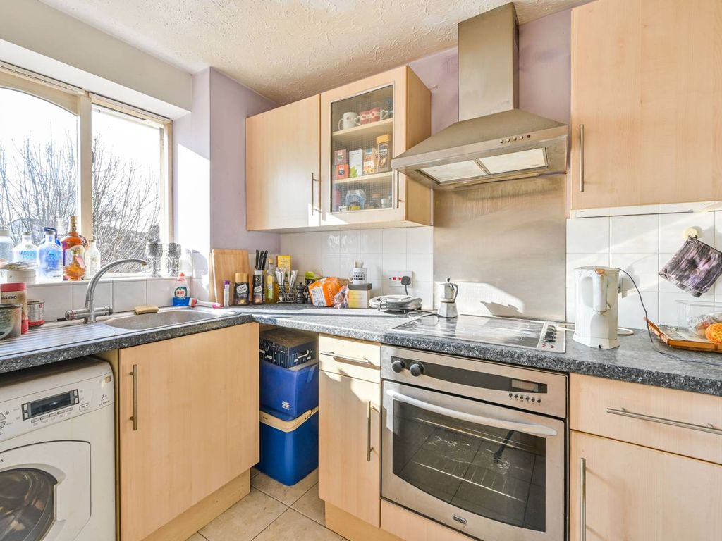 1 bed flat for sale in Telegraph Place, Isle Of Dogs, London E14, £315,000