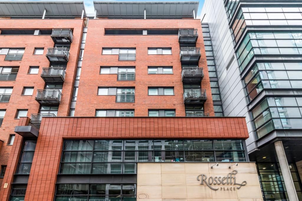 1 bed flat for sale in Lower Byrom Street, Manchester M3, £179,000