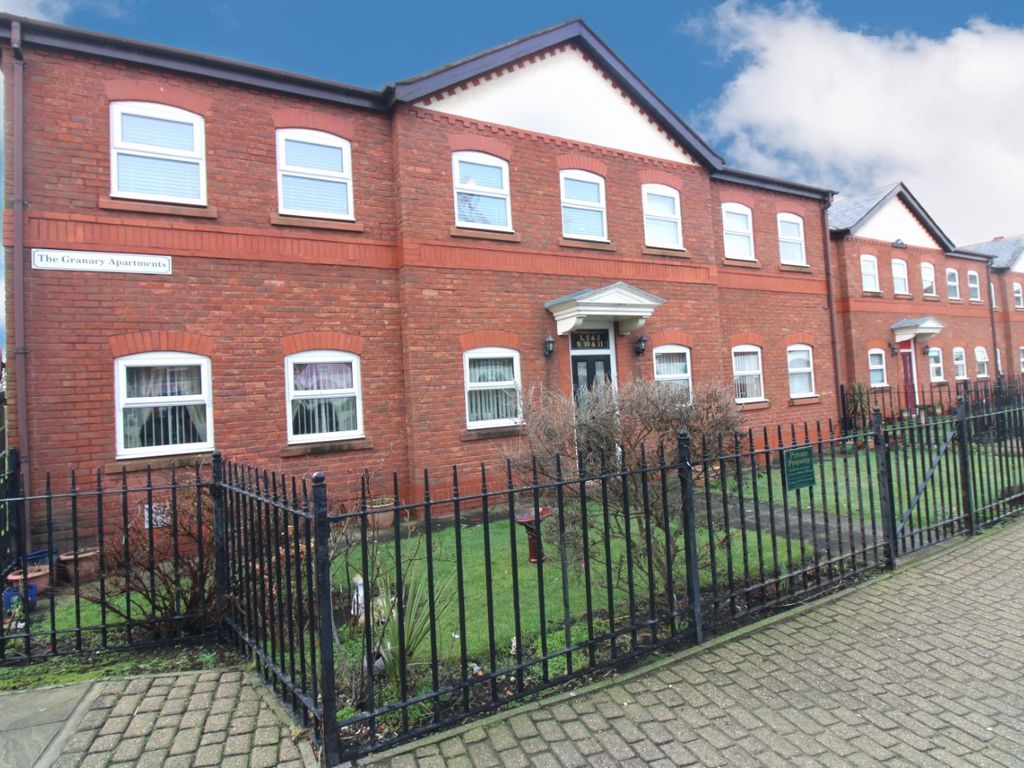 2 bed flat for sale in The Granary, Thornton FY5, £138,500