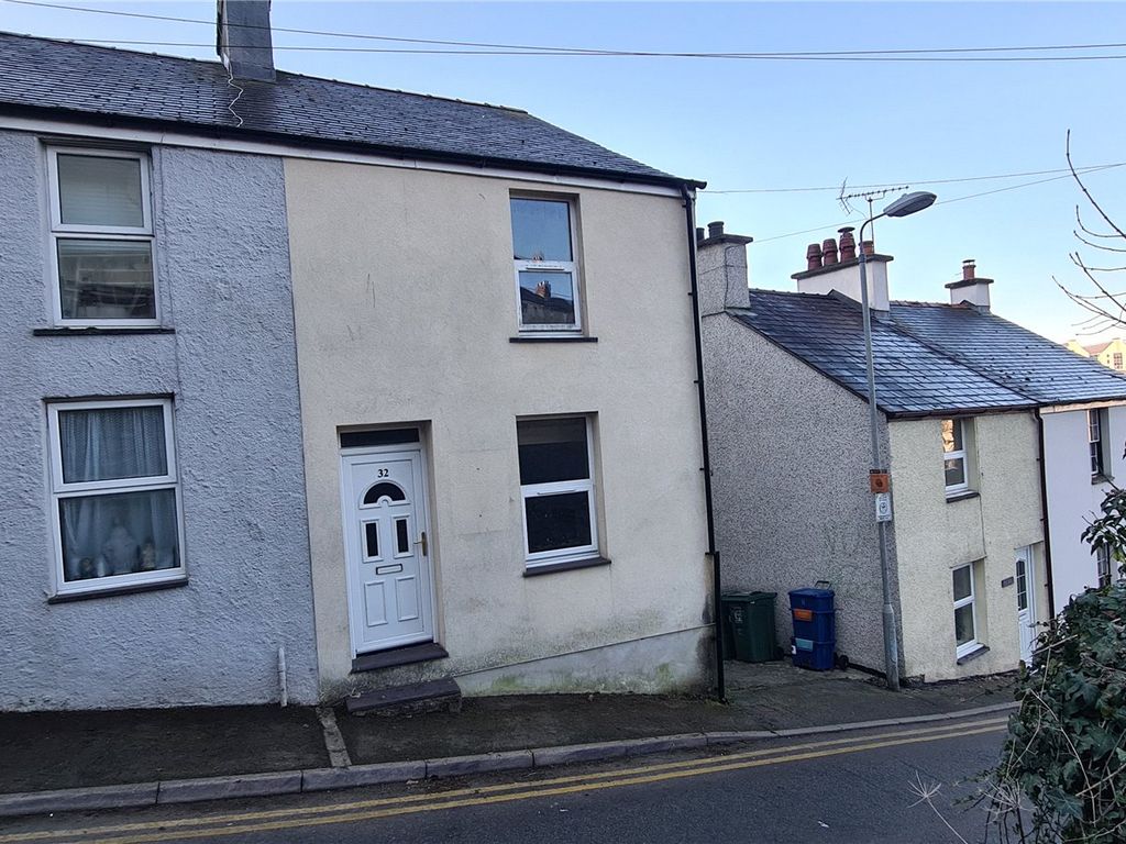 4 bed end terrace house for sale in Lon Pobty, Bangor, Gwynedd LL57, £95,000