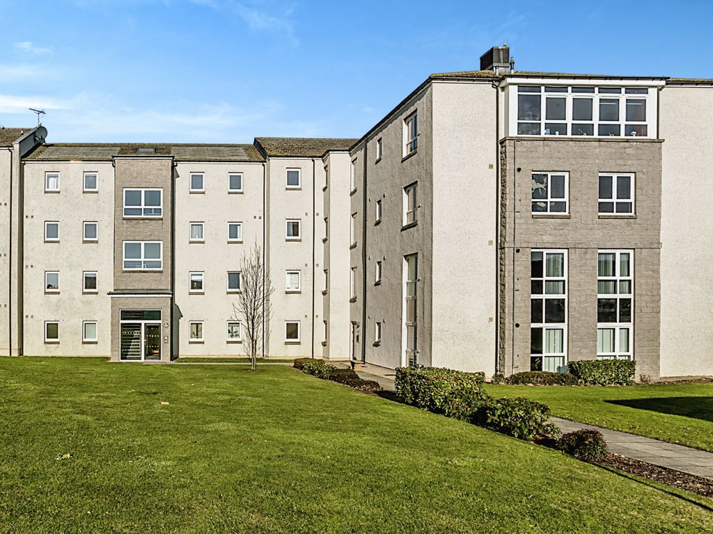 2 bed flat for sale in Burnside Road, Aberdeen AB21, £145,000