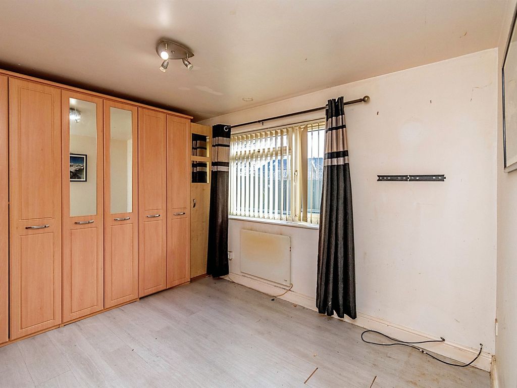 2 bed flat for sale in Galahad Way, Wednesbury WS10, £90,000