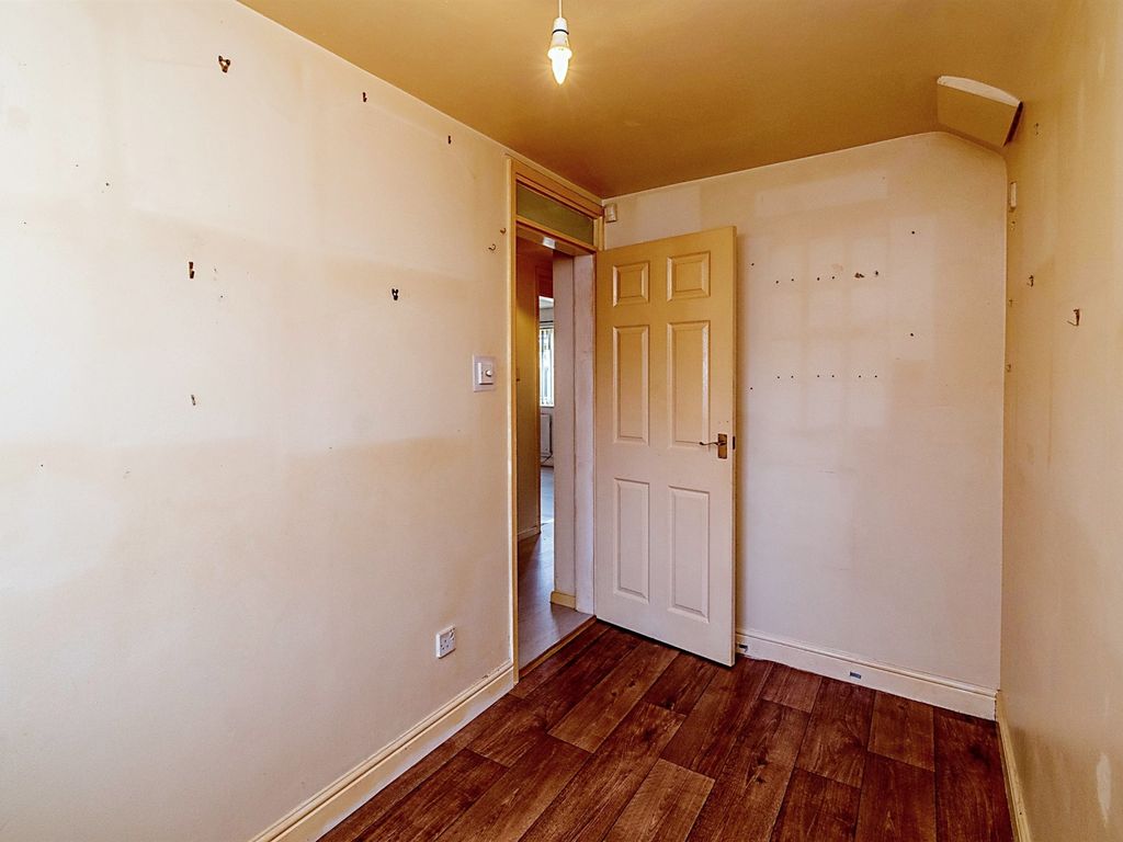 2 bed flat for sale in Galahad Way, Wednesbury WS10, £90,000