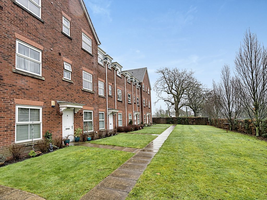 2 bed flat for sale in Marchwood Close, Blackrod, Bolton BL6, £168,000