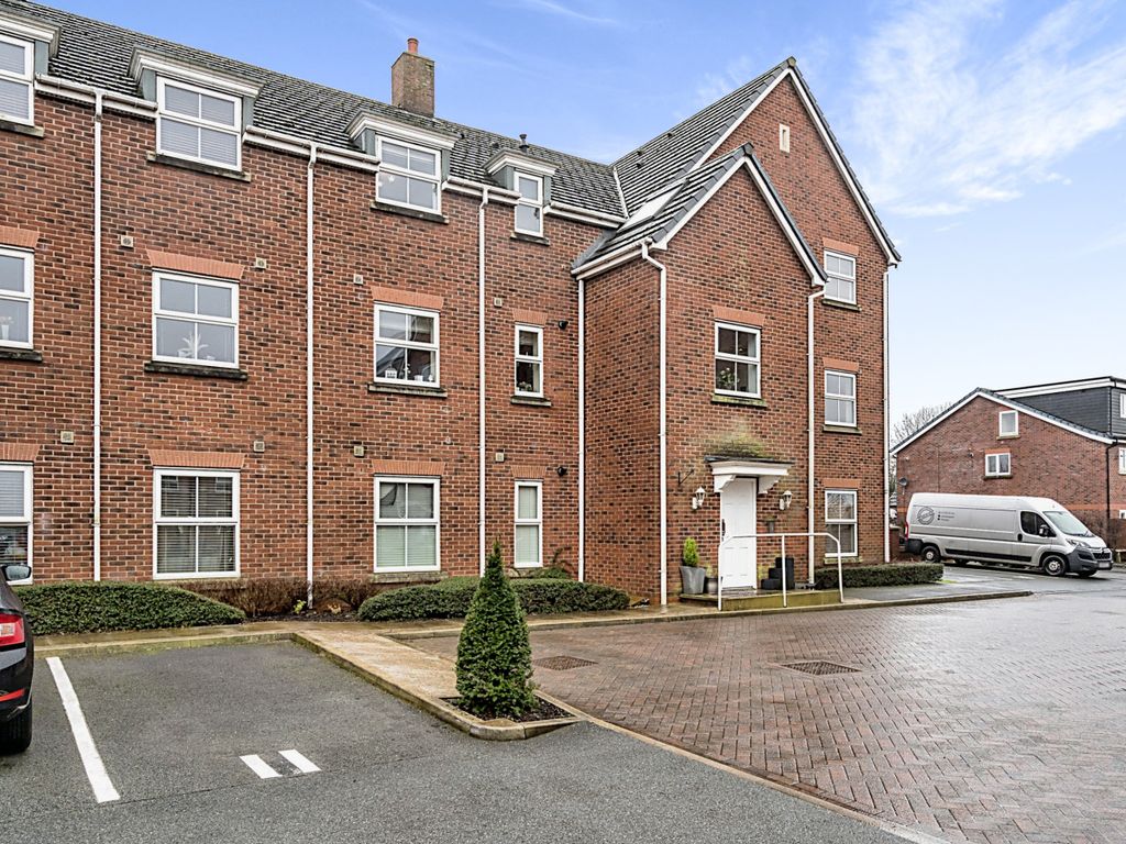 2 bed flat for sale in Marchwood Close, Blackrod, Bolton BL6, £168,000