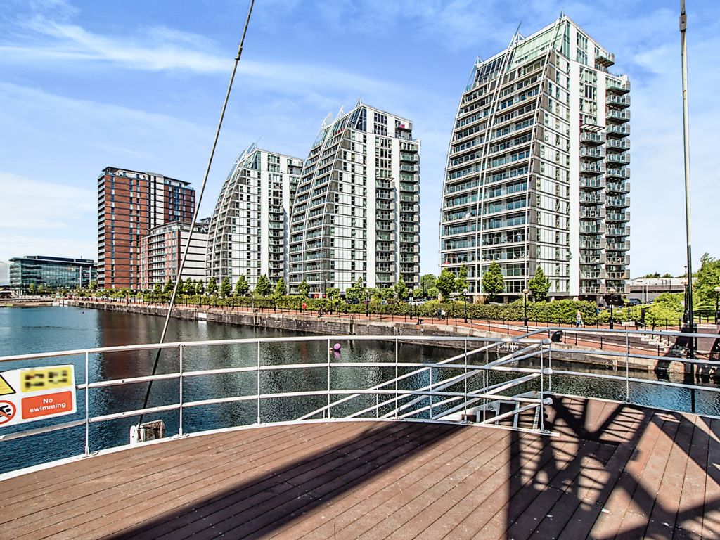 1 bed flat for sale in Nv Buildings, 100 The Quays, Salford Quays M50, £175,000