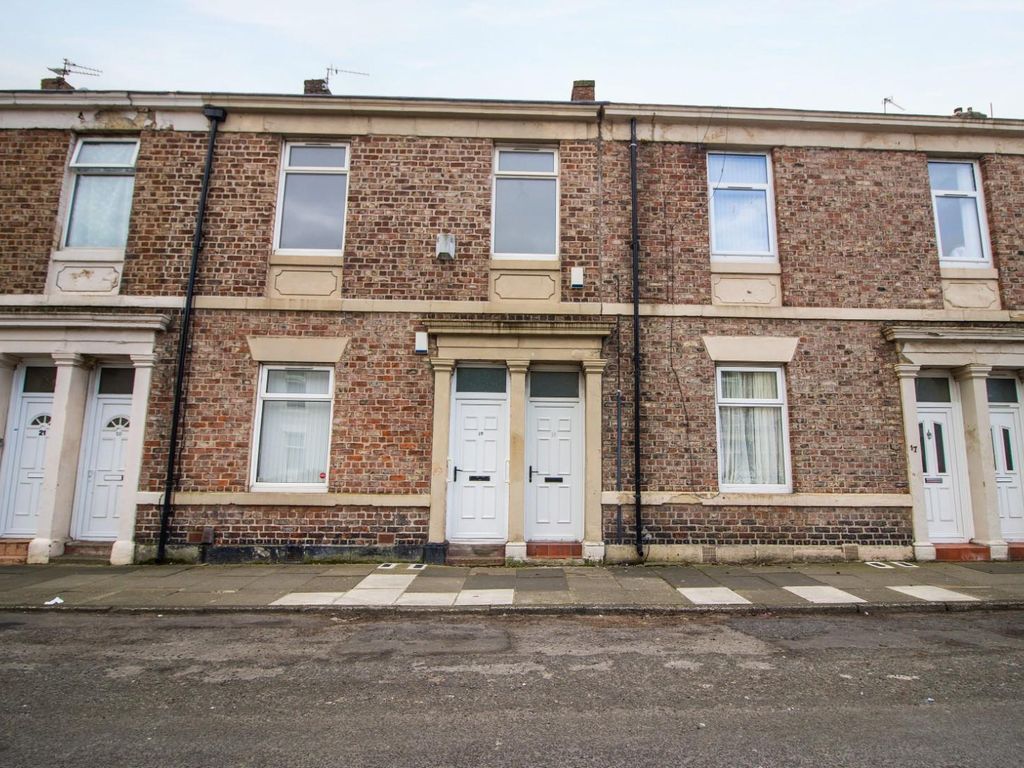 2 bed flat for sale in Grey Street, North Shields NE30, £114,000