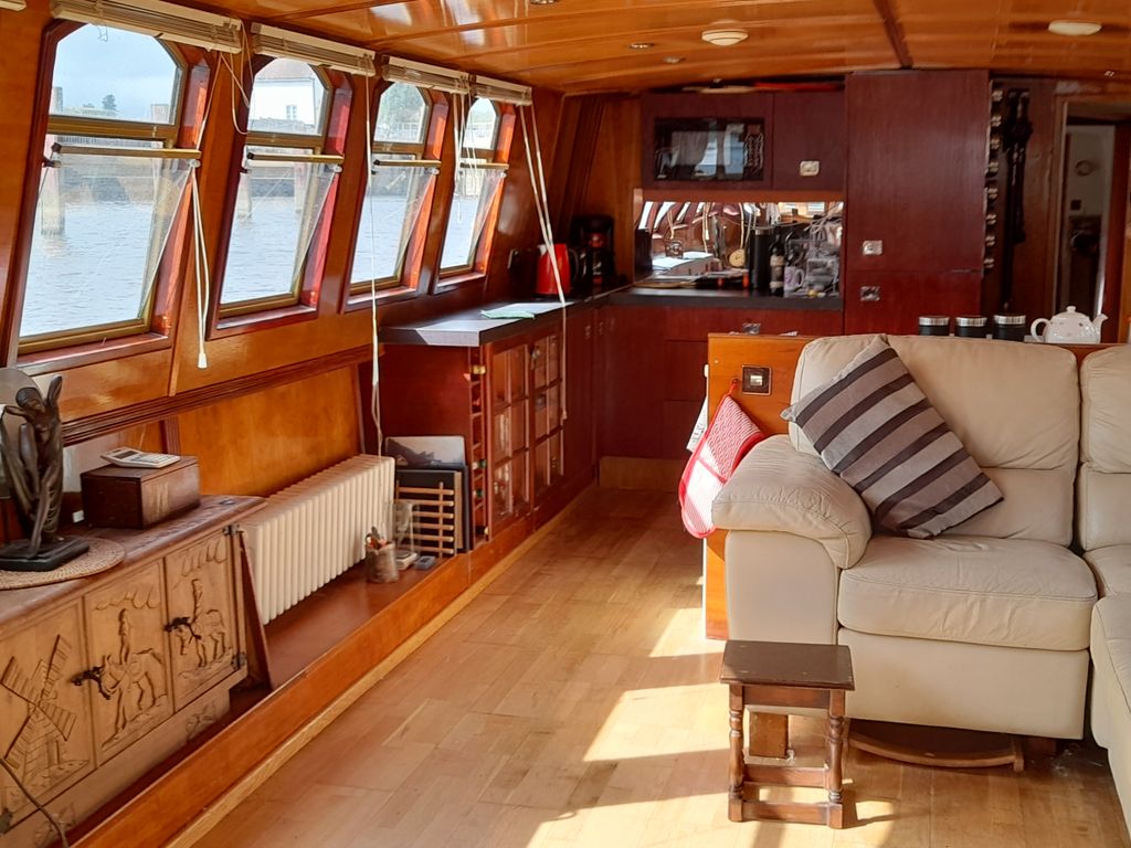 2 bed houseboat for sale in Church Road, Oxford OX4, £180,000