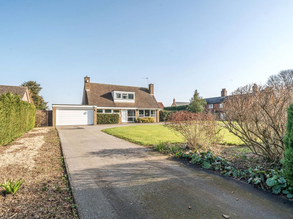 4 bed detached house for sale in Main Street, North Rauceby, Sleaford NG34, £335,000