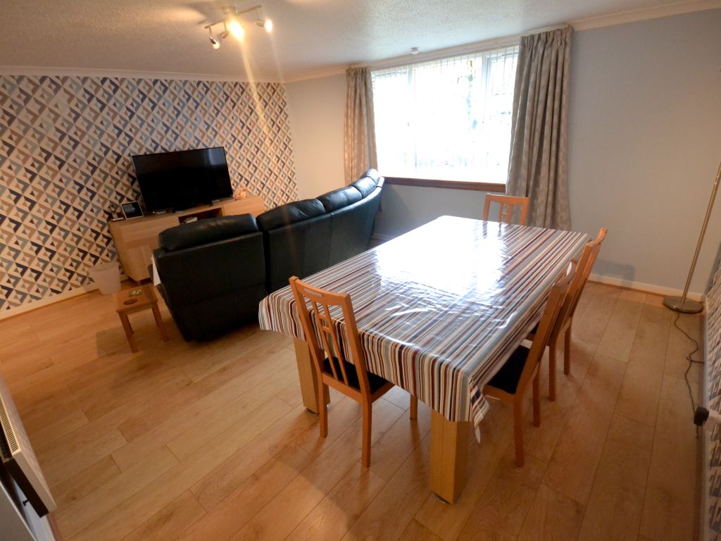 3 bed flat for sale in Braehead Road, Cumbernauld G67, £55,000