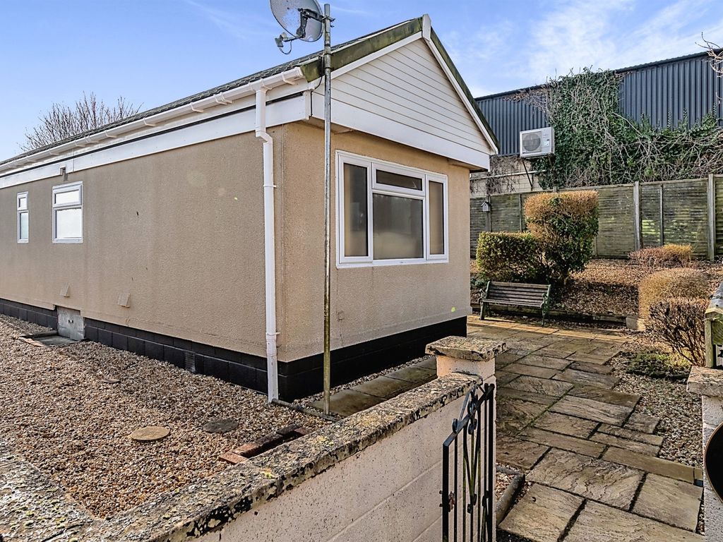 1 bed mobile/park home for sale in Northleaze, Corsham SN13, £100,000