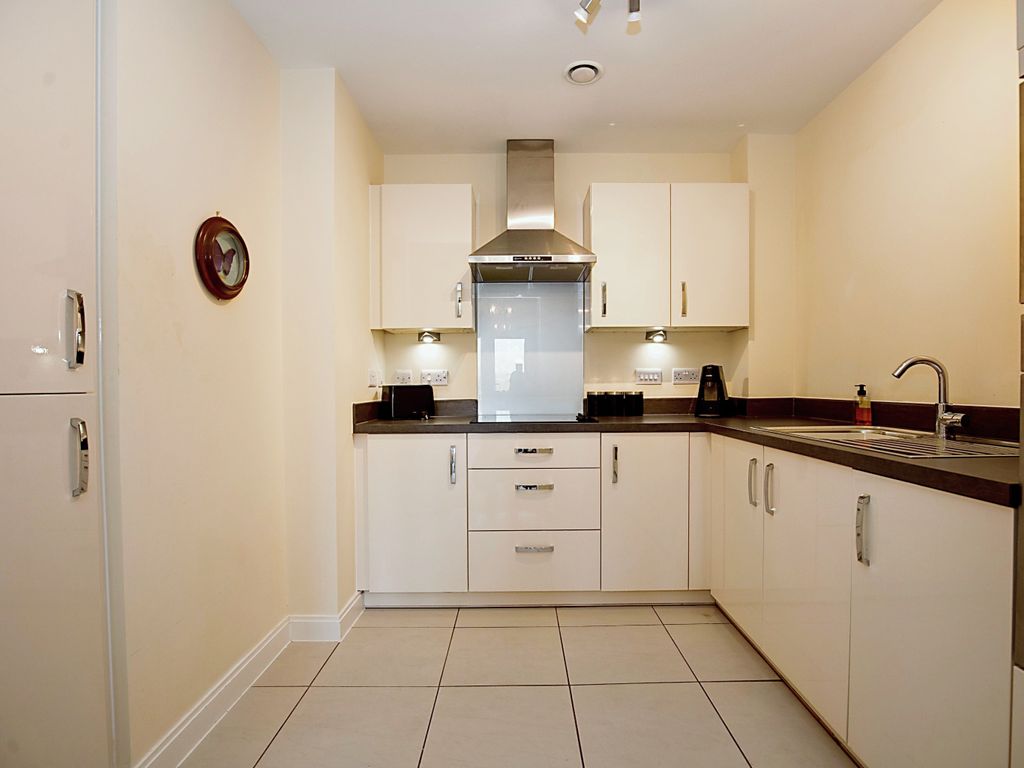1 bed flat for sale in Springfield Close, Stratford-Upon-Avon, Warwickshire CV37, £150,000