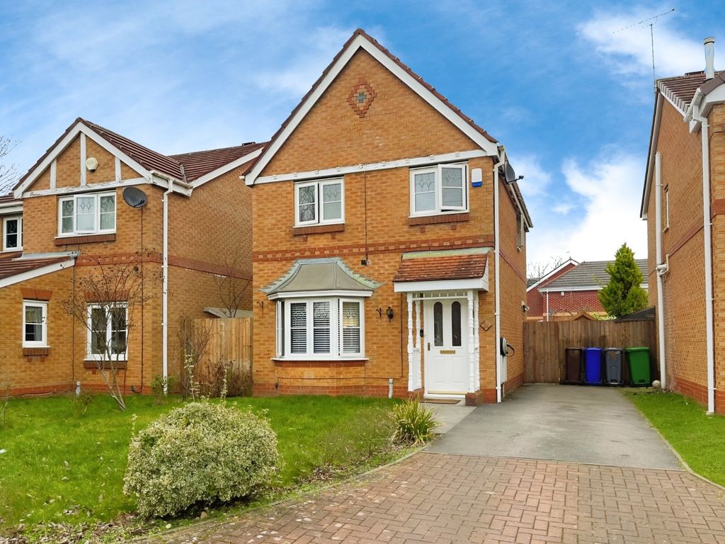 3 bed detached house for sale in Kerscott Road, Manchester, Greater Manchester M23, £325,000
