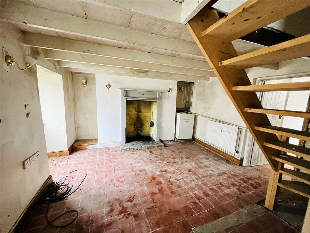 2 bed detached house for sale in Yr Allt, Llangennech, Llanelli SA14, £140,000