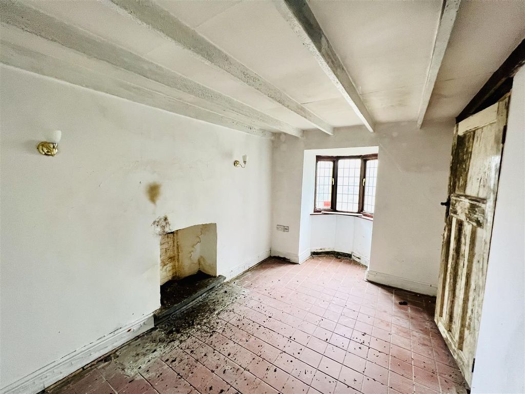 2 bed detached house for sale in Yr Allt, Llangennech, Llanelli SA14, £140,000
