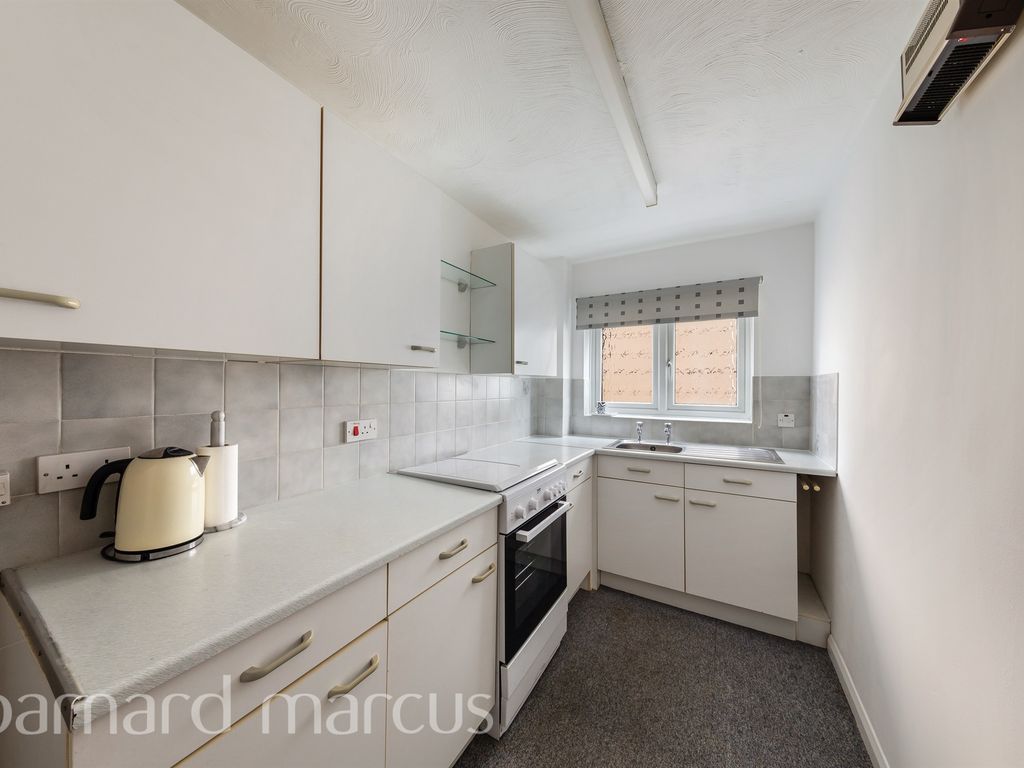 2 bed property for sale in South Park Hill Road, South Croydon CR2, £175,000