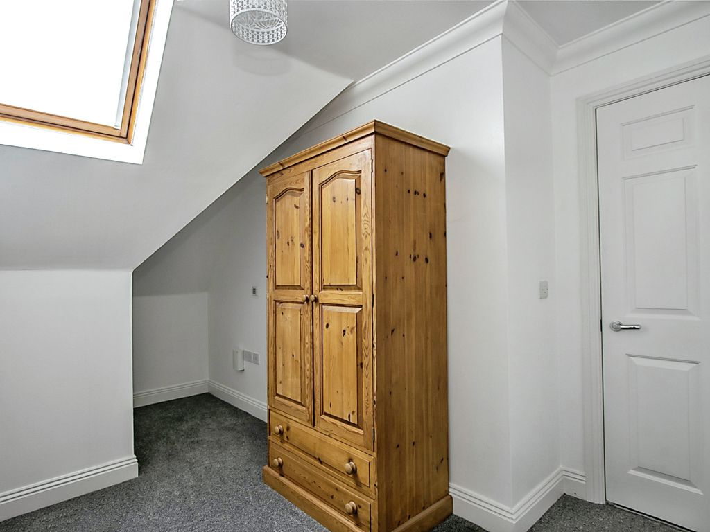 2 bed flat for sale in Holdenhurst Road, Bournemouth BH8, £205,000