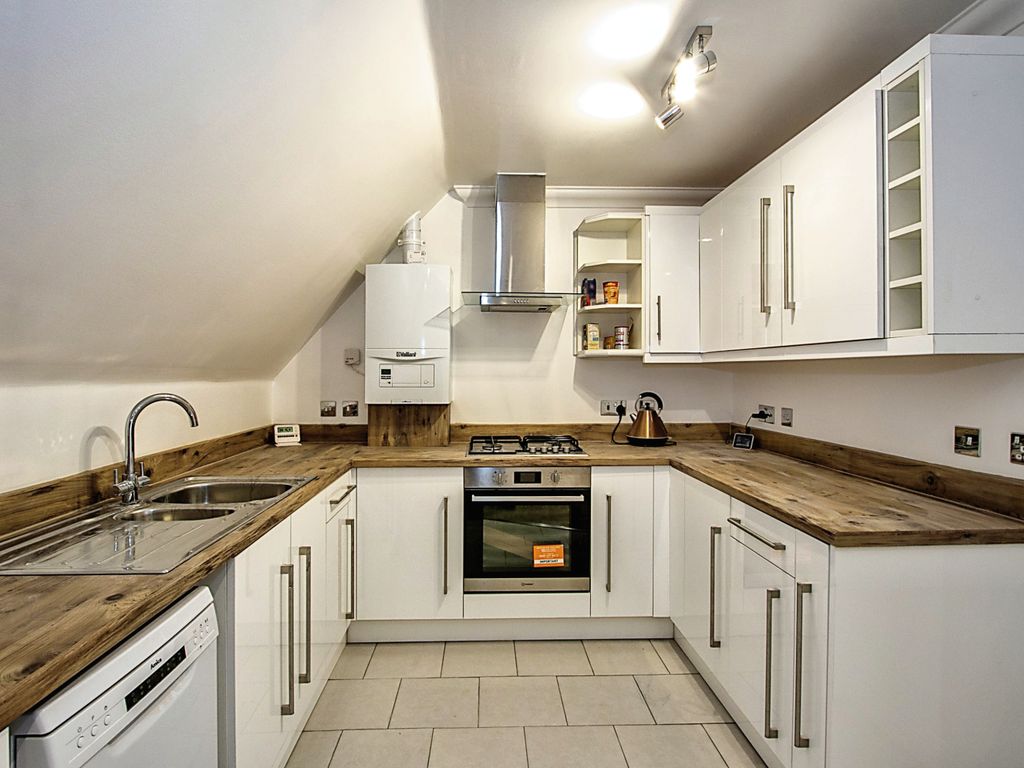 2 bed flat for sale in Holdenhurst Road, Bournemouth BH8, £205,000