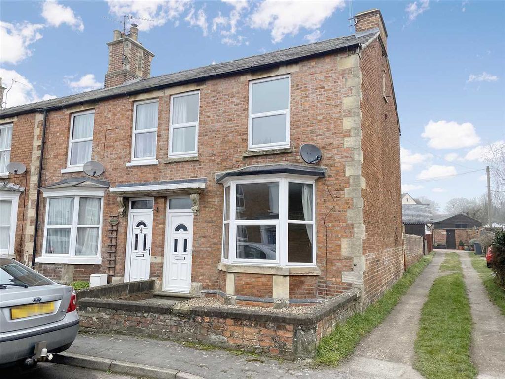 3 bed end terrace house for sale in Duke Street, Sleaford NG34, £155,000