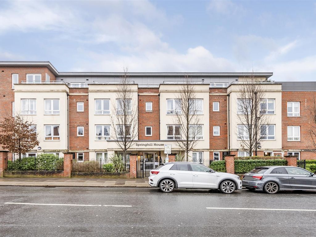 1 bed flat for sale in Willesden Lane, London NW2, £250,000