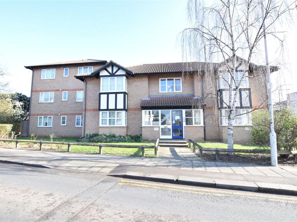 1 bed flat for sale in Chadview Court, Chadwell Heath Lane, Chadwell Heath, Romford RM6, £220,000