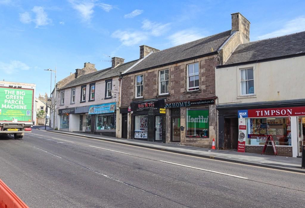 Retail premises for sale in 106 High Street, Lanark ML11, £80,000