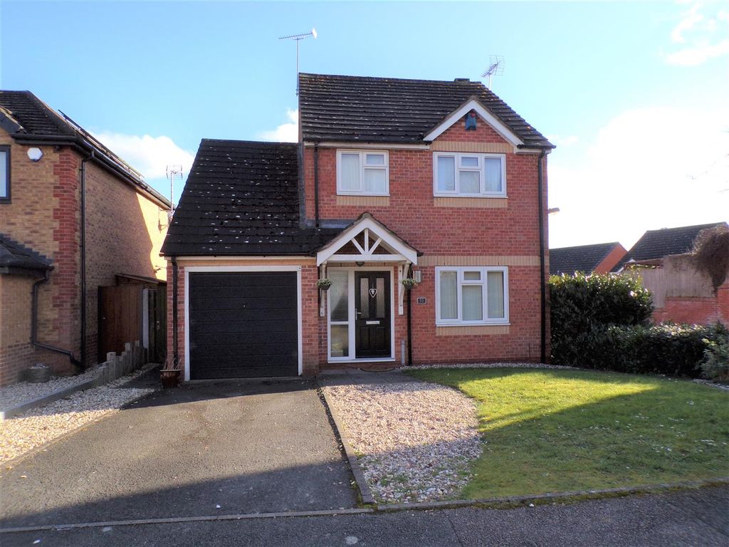 3 bed detached house for sale in Chase Side Drive, Rugeley WS15, £259,000