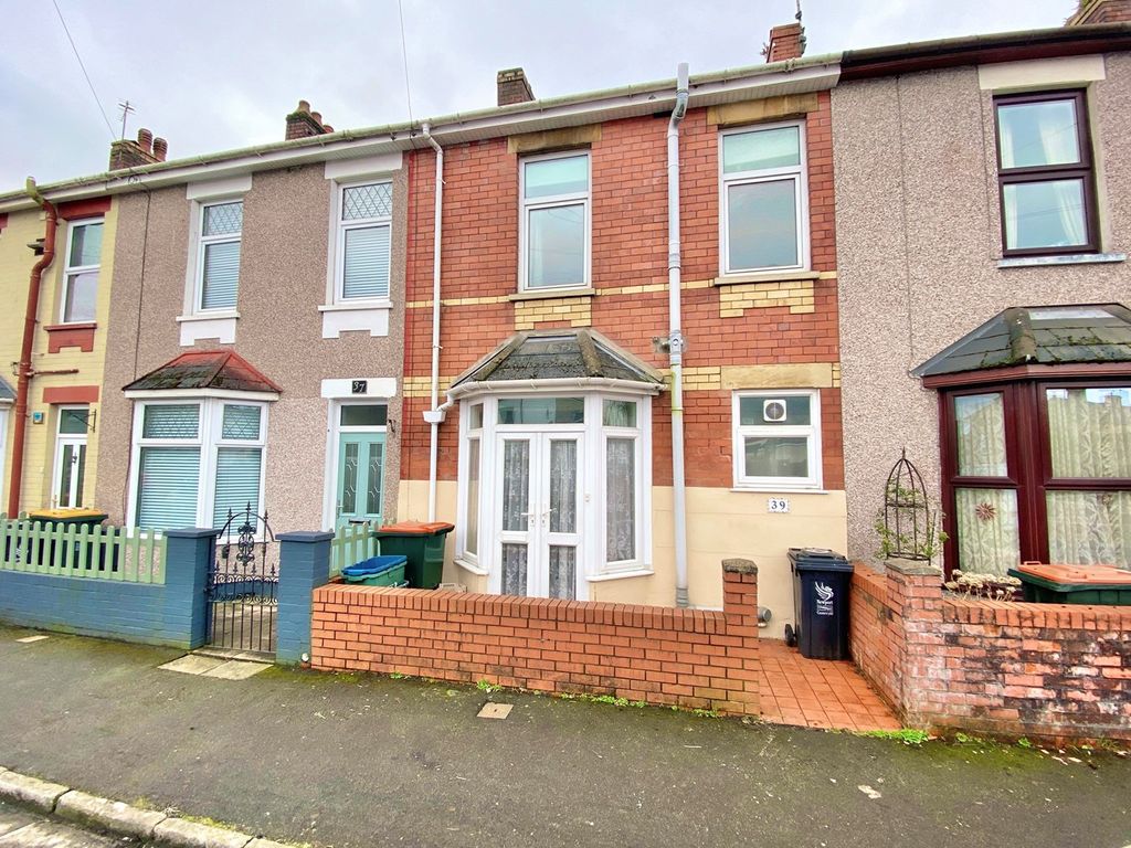 2 bed terraced house for sale in Goodrich Crescent, Newport NP20, £145,000